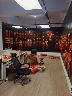 傳統(tǒng)與創(chuàng)意交織 中國結(jié)、招財(cái)貓等民俗工藝品銷售市場探析